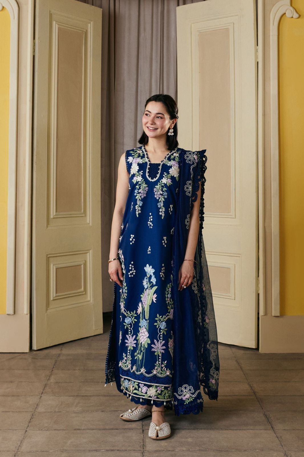 Elegant Danak Embroidered 3-Piece Suit